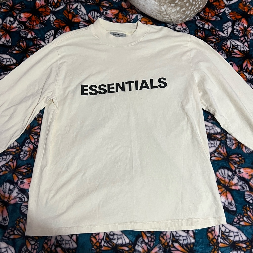 Essentials fear of god crewneck. In the color cream size medium. Fits big.